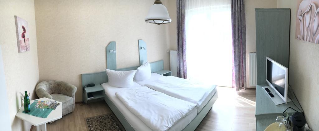 Kastanienhof Hotel Garni Zinnowitz Kültér fotó