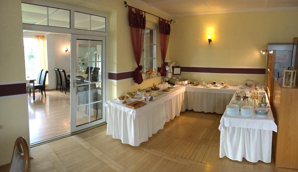 Kastanienhof Hotel Garni Zinnowitz Kültér fotó